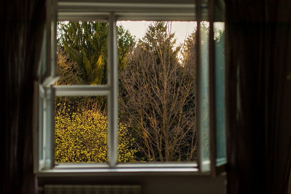 Пикабу окно. Пикабу окно. Окна не по уровню. Пикабу окно. Сдвижное окно на ползунах.